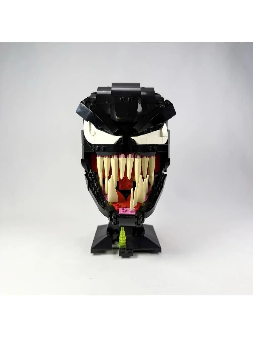 LEGO Super Heroes: Venom (76187) Incomplete